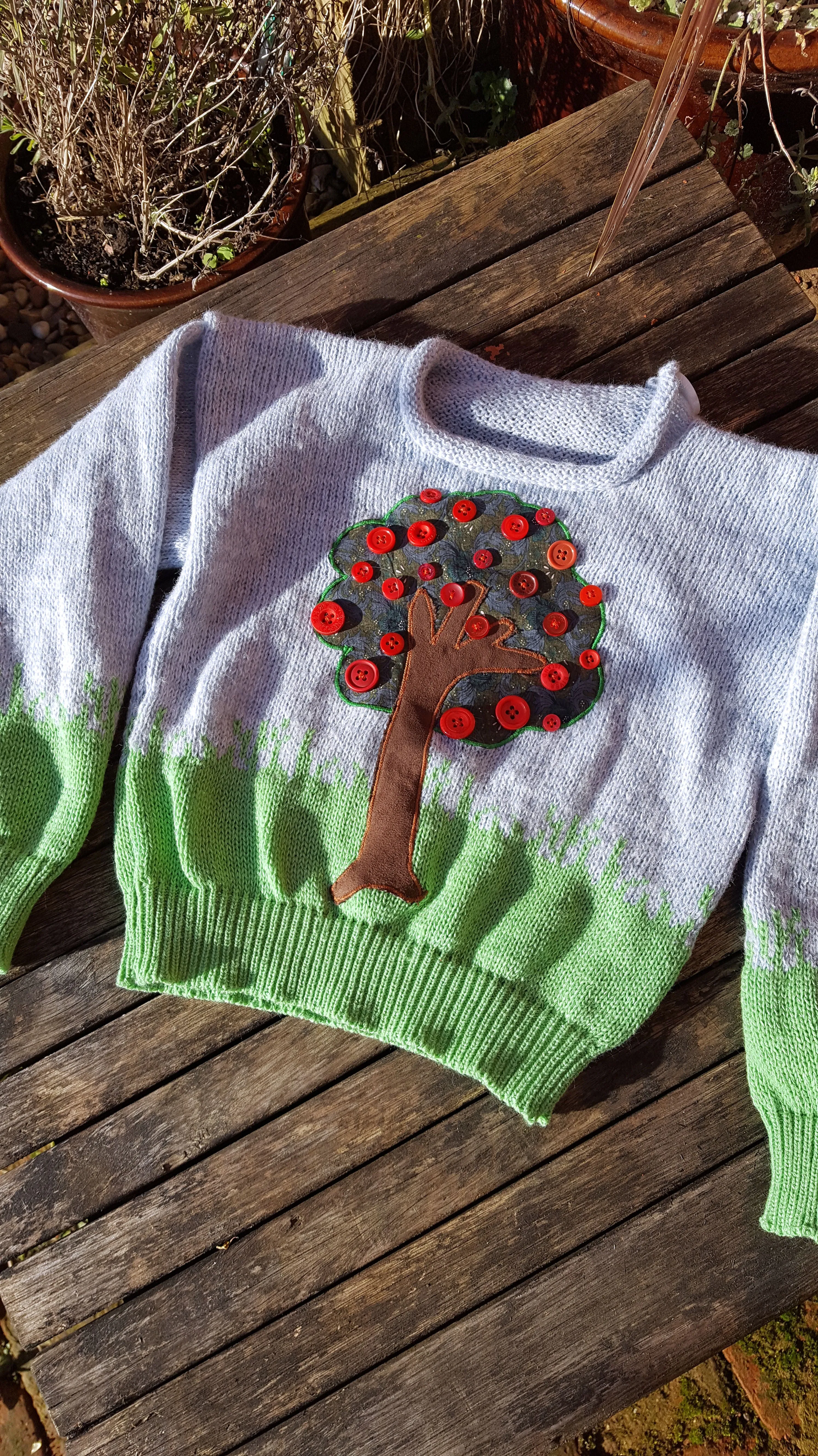 Apple tree, childs fair isle and applique jumper to fit age 4 chest size 26 inches