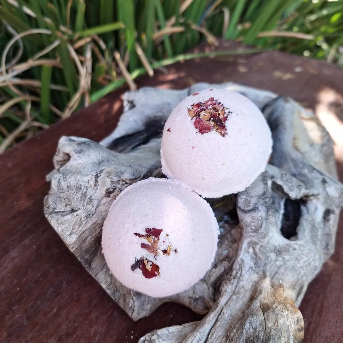 BATH BOMB:  Rose Garden (Geranium)