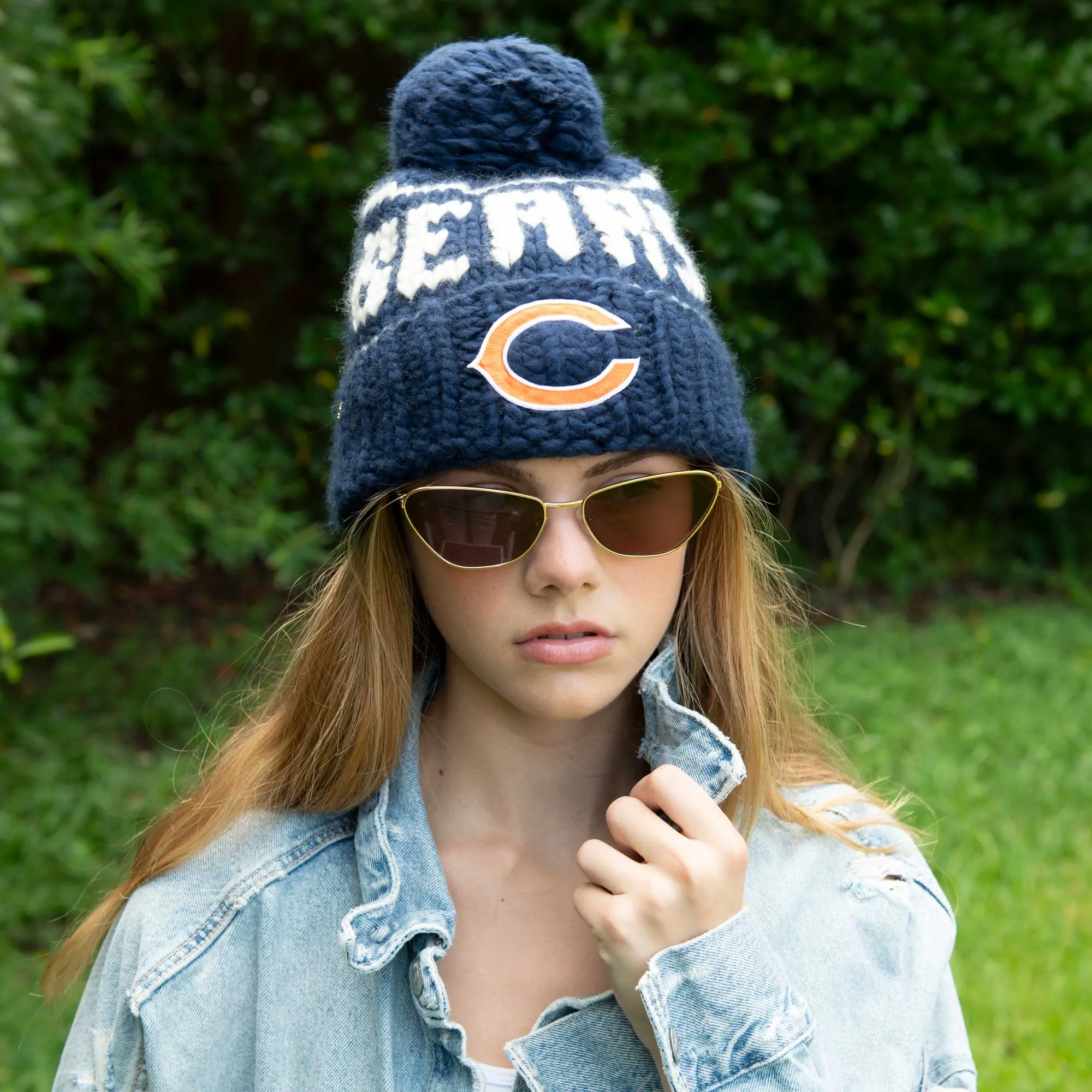 CHICAGO BEARS LELE SADOUGHI X NFL NAVY BEANIE YARN POM