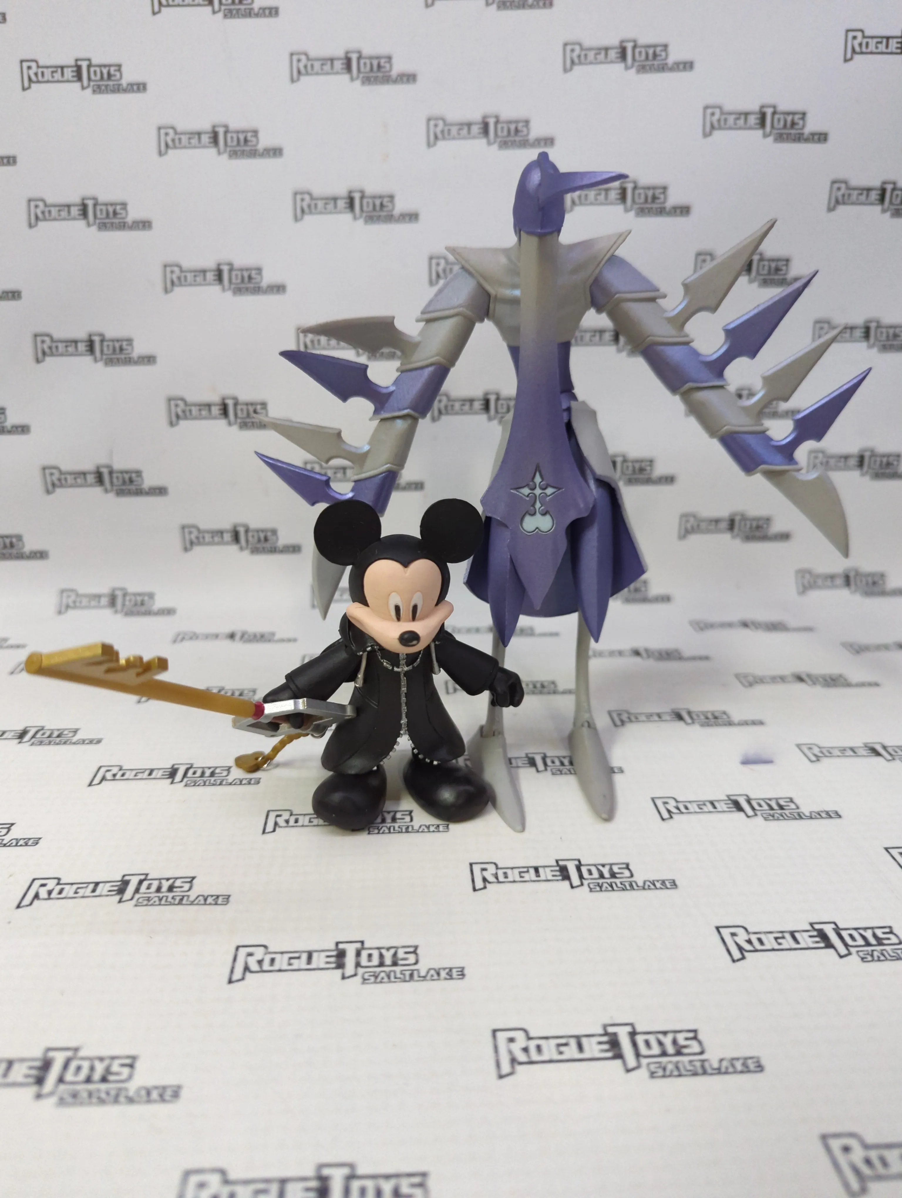 Diamond Select Toys Kingdom Hearts Black Coat Mickey & Assassin