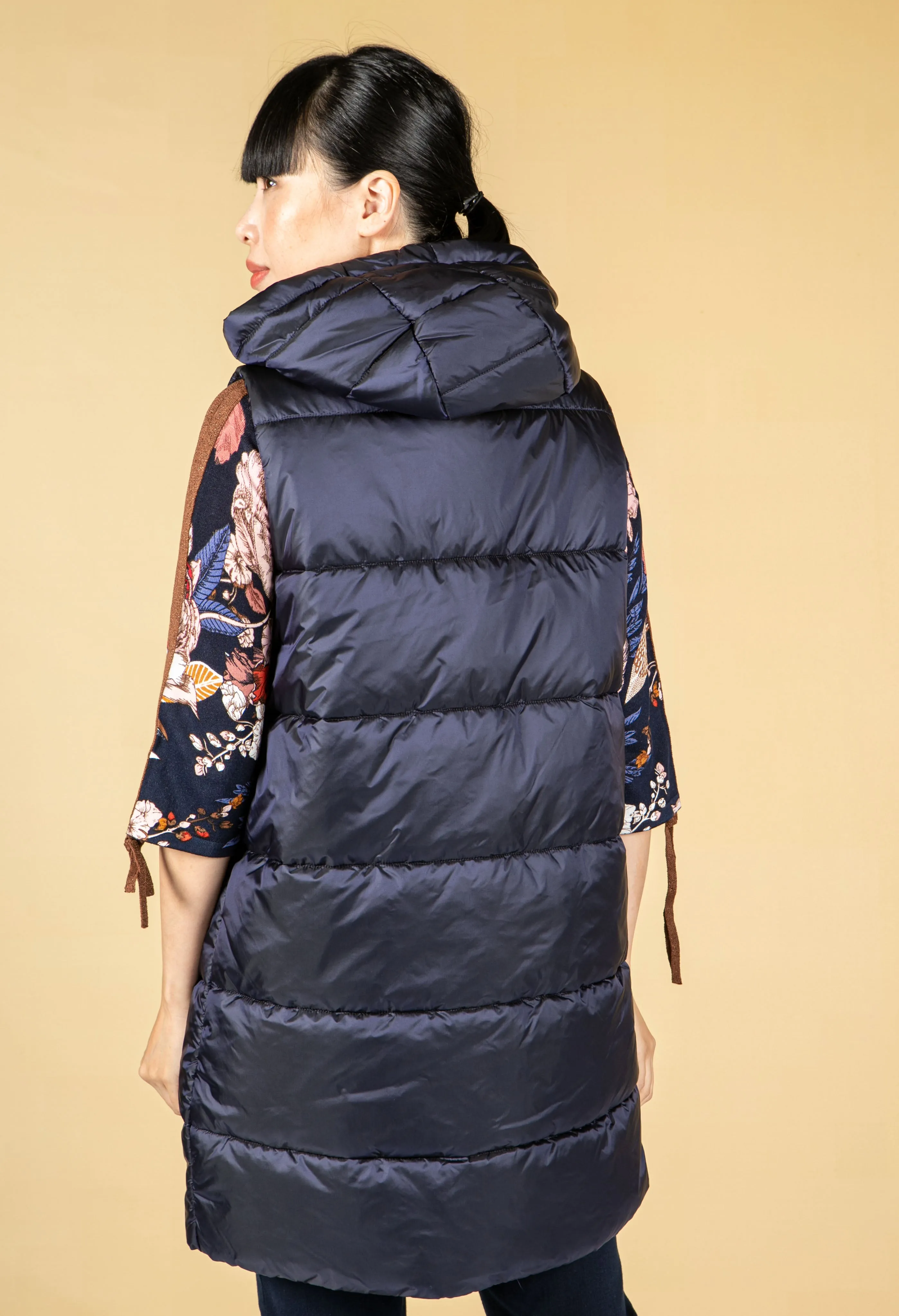 Quilted Long Hooded Gilet in Midnight Navy