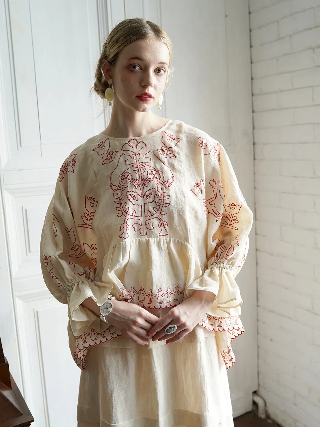 Unlogical Poem Retro Style Paper-cut Embroidery Cape Sleeve Blouse