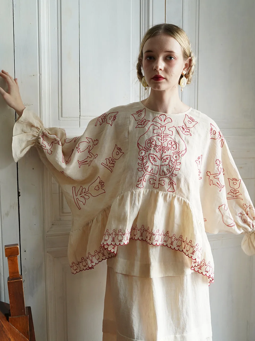 Unlogical Poem Retro Style Paper-cut Embroidery Cape Sleeve Blouse