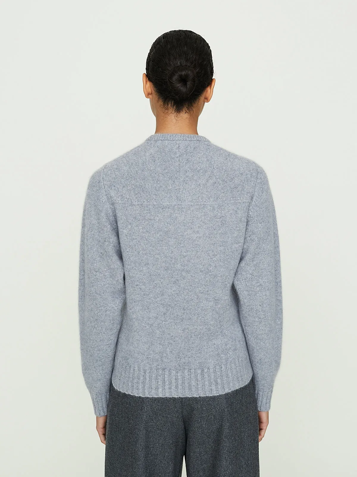 V-Neck Jumper in Heather Light Grey