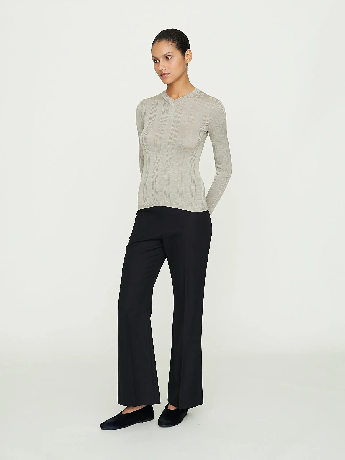 V-Neck Jumper in Heather Oat