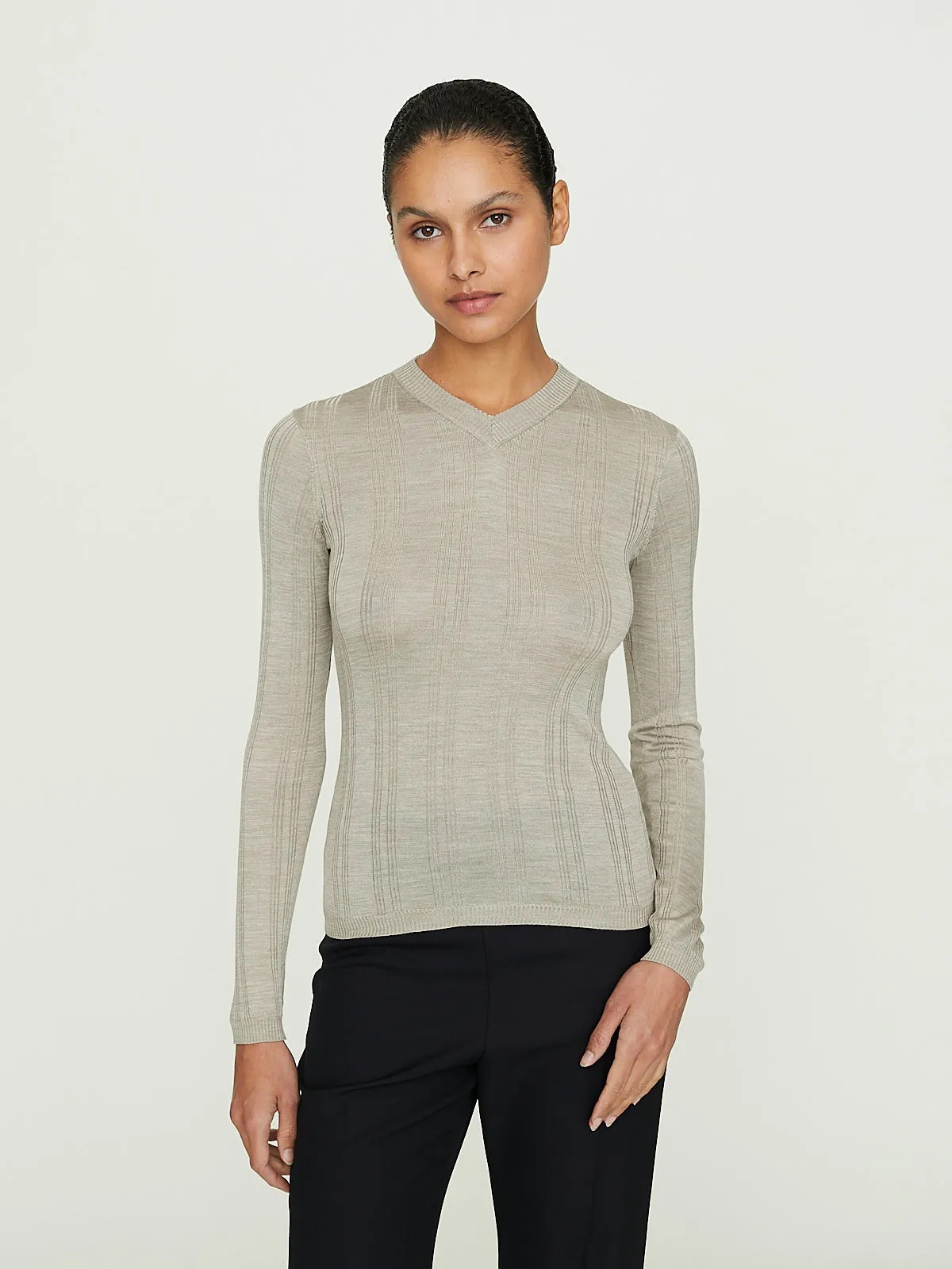 V-Neck Jumper in Heather Oat