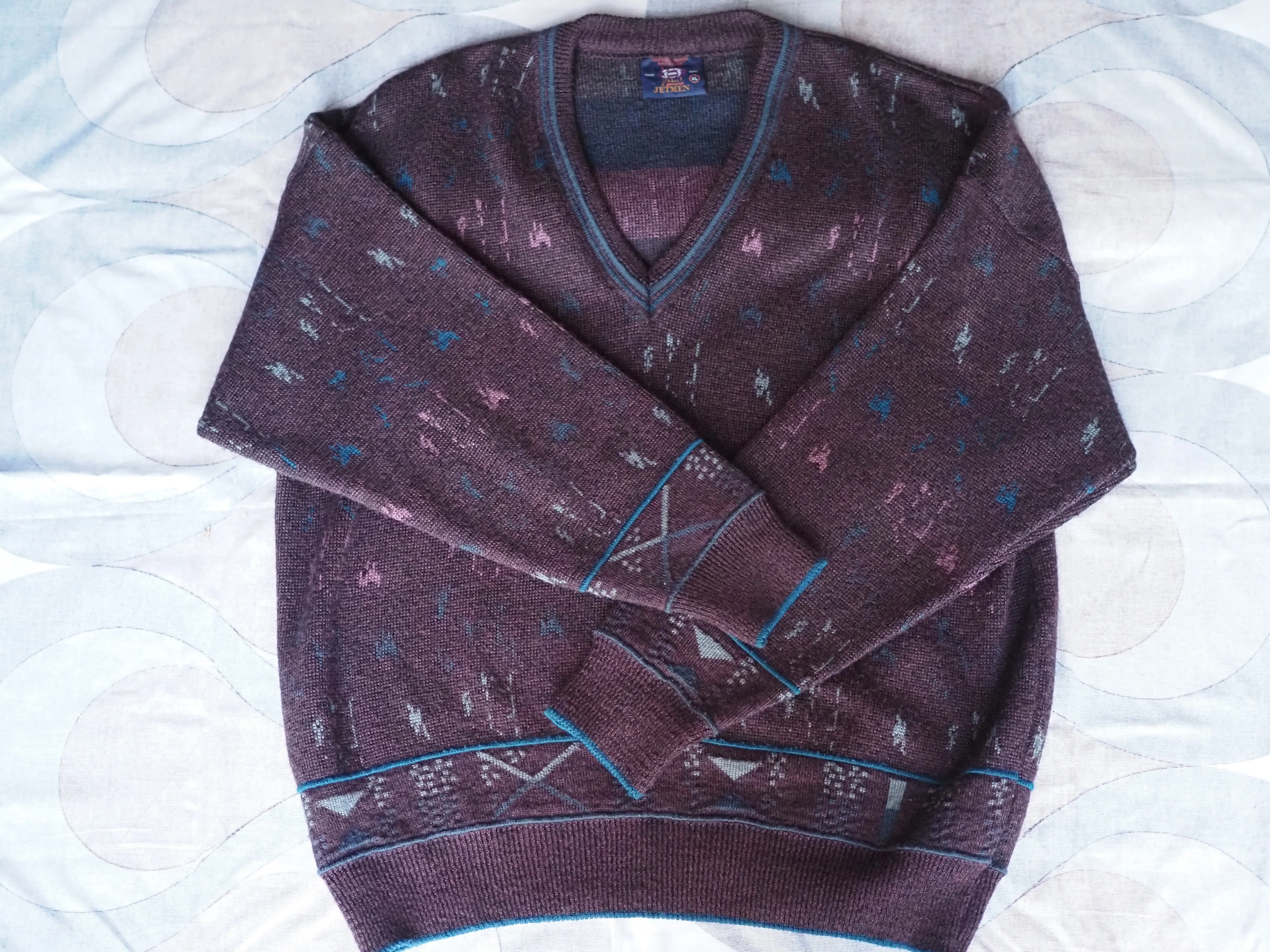 Vintage 1980s v-neck wool blend jumper, made in Australia, Extra Large