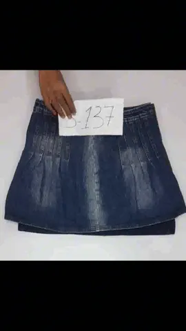 Vintage Denim Skirt: Twirl-Worthy Mini Treasures: (S-137)🌟💥🌟