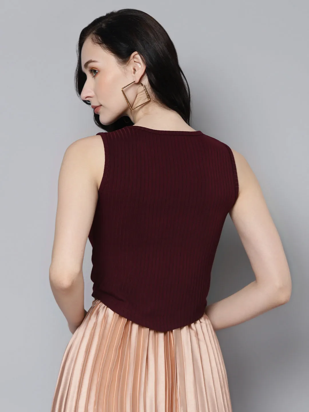 Women Burgundy Rib V-Hem Crop Top