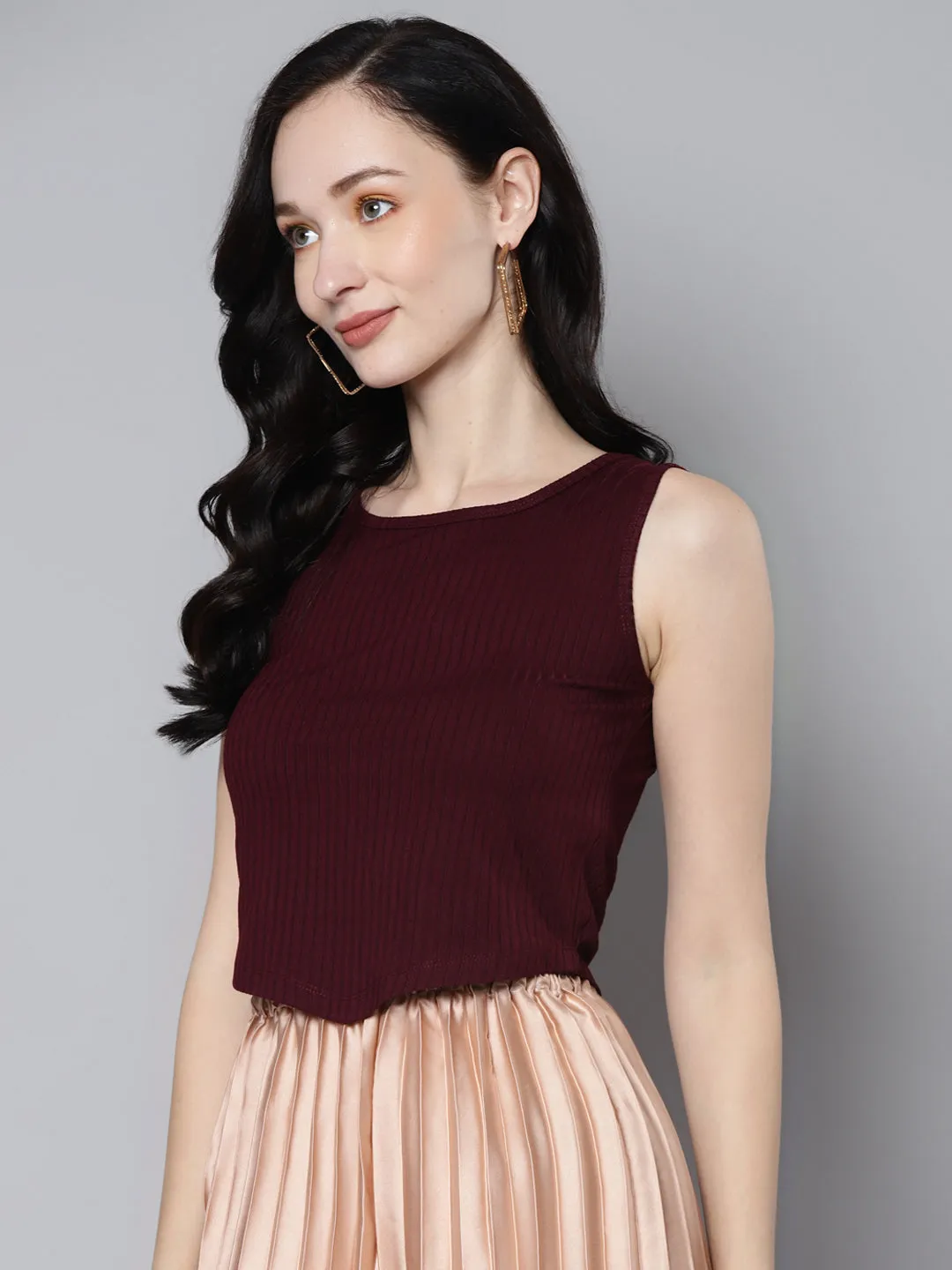 Women Burgundy Rib V-Hem Crop Top