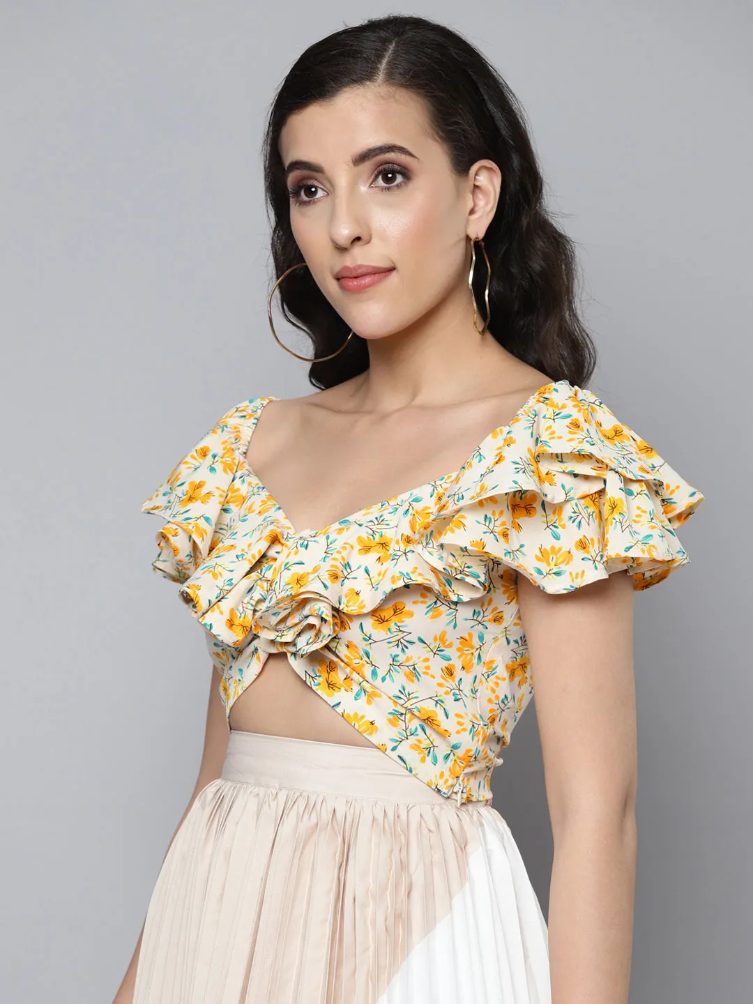 Women Off White Floral Ruffled Crop Top